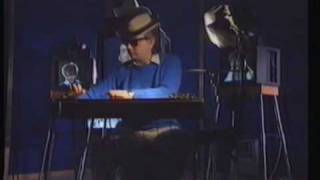 Music video thumbnail preview for datblygu-ugain i un-fideo9.flv by Datblygu