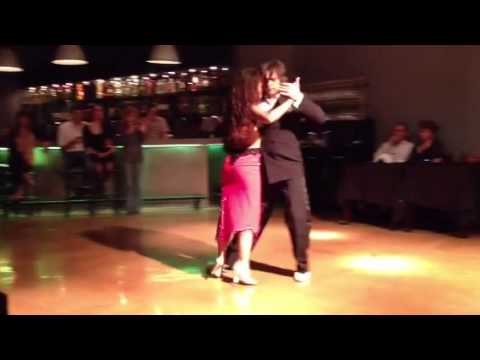 Angel Coria y Claudia Sortino bailan en Buenos Aires