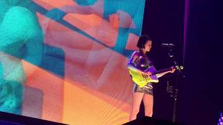 St. Vincent - Dancing With a Ghost/Slow Disco (Boston 11-30-2017)