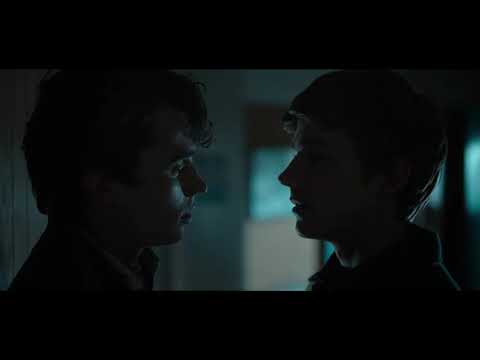 Alex and Winston kiss and get caught | 13 reasons why 4