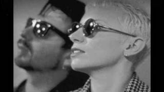Eurythmics When The Day Goes Down 1989