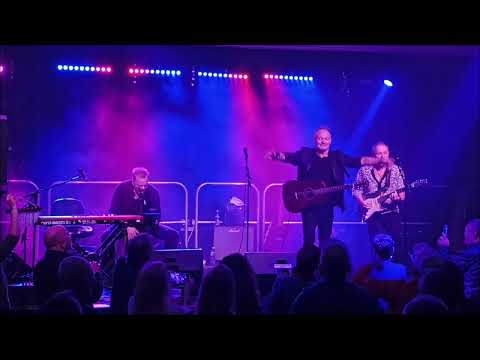 Cutting Crew - (I Just) Died In Your Arms Tonight, Corn Exchange Hertford
