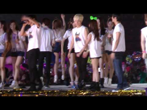 121125 SMTOWN Bangkok Ending fancam (mostly BoA and SNSD) by wobwab
