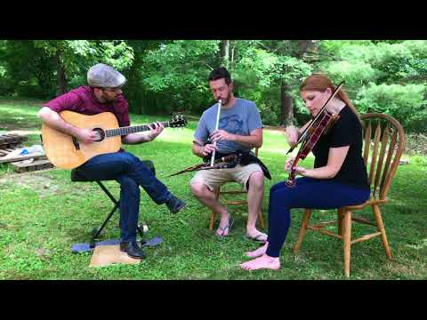Le Tourment & Korolenko- smallpipes, whistle, and fiddle