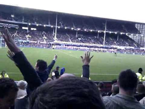 man united fans away at everton pride of all europe song singing