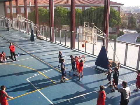 Gran entrada Jordi Gálvez al partit Sant Gervasi Mollet - CB i Unió Manresa abril 2010.AVI