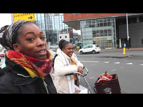 Street Art Museum Amsterdam - French Umbrella Academy - Episode 1