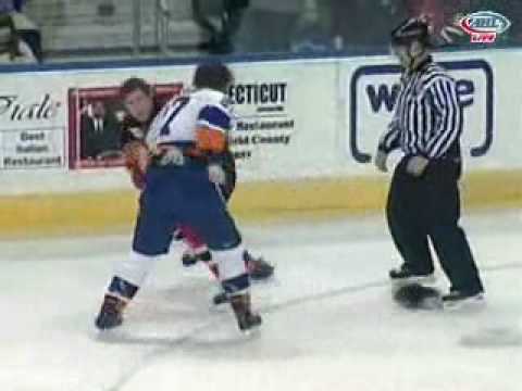 Olivier Magnan vs Matt Martin