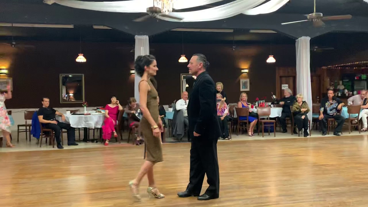 Laura Rivas y Diego Santana El último café