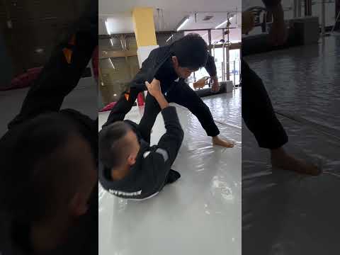 基本クラスでデラヒーバーガードからのバックを教えました　#ブラジリアン柔術 #クラブバーバリアン #jiujitsu #dlr