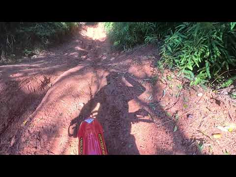Trilha barro vermelho roiando em  Paulo Lopes SC