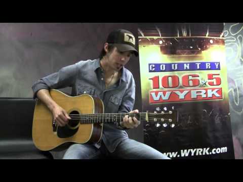 Mo Pitney Sings 'Clean Up on Aisle Five' for WYRK in Buffalo