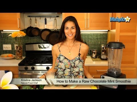 How to Make a Raw Chocolate Mint Smoothie