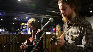 Jani &amp; Kasper – Kakolan vangin laulu (live)