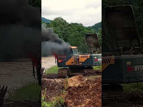 Ejército inhabilita maquinaria de minería ilegal en Zamora Chinchipe 🚨 ¿Quién lo permitió? #noticias