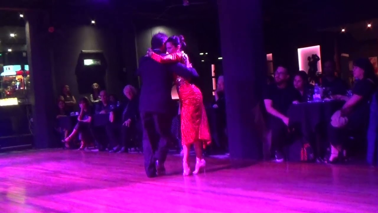Tango ¨Mensaje¨ x Troilo  bailado por Damian Esell y Noelia Soldera en el Salón Marabú,   Julio 2023