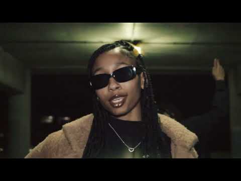 Vatoz ft Anaia Lachelle - Running my bag up (Official Music Video)