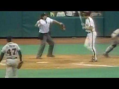 Glavine ejected after throwing at Murphy