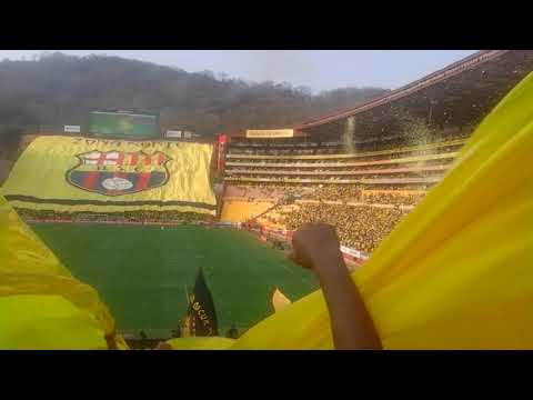 "Recibimiento de la Sur Oscura y Zona Norte en el clasico del Astillero 14/10/18" Barra: Sur Oscura • Club: Barcelona Sporting Club