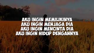 Download lagu Aku Suka Dia - Ainan tasneem ( lirik ) lagi viral mp3