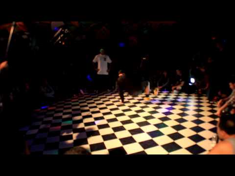 Brkn Intl Volume 2: Chizo vs Ray Gunz