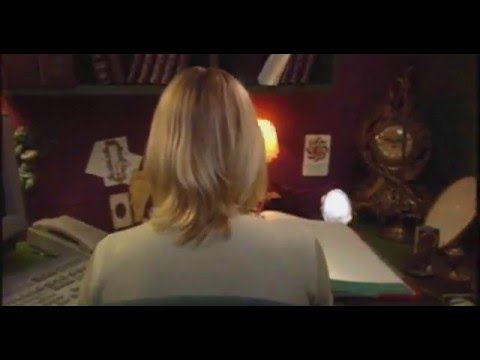 Phantasmagoria 2 - A Puzzle of Flesh - Therese attacks Curtis - from localized French/German version