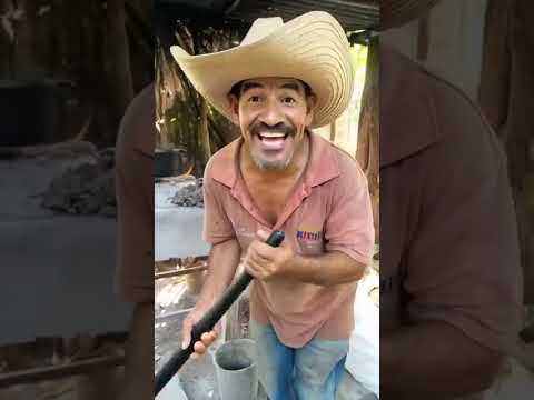 #Kuko, uno de los personajes pintorescos de Guisa y el mejor tostador de café. #Guisa #Granma #Cuba