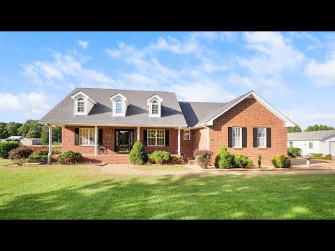 1303 Abiff Rd. Bon Aqua, TN 37025