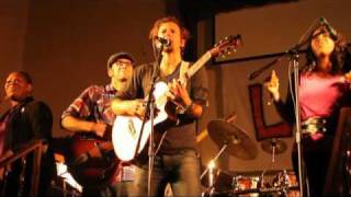 Jason Mraz w/ Voices of Prayze - Freedom Song - GREAT AUDIO SYNC - LoVE Event - 2-28-10