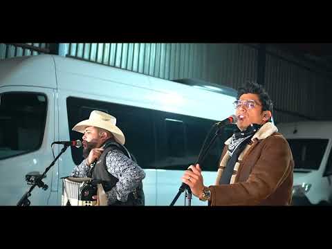 Las Tres Mujeres - Elías Medina & Akilatados (Corridos y Caguamas)