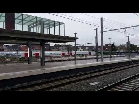 Euro Class 66 V266 passing Gent Station on 30/06/16