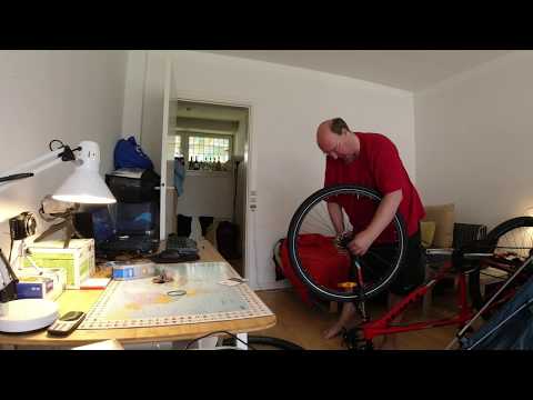 MongoTV_3196 - English Vlog_0104 - Part 2 - I Try Change Fronttire On My Mountainbike