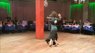 Milonga de los Domingos -  06/10/2019 - Leonardo Auza - Paola Aguilera 1/3