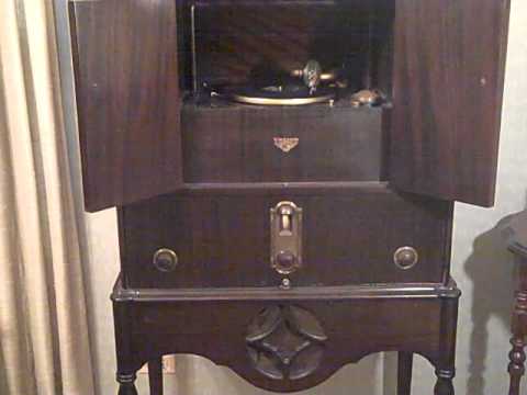 VARSITY EIGHT CALIFORNIA RAMBLERS ADRIAN ROLLINI - HARD-HEARTED HANNAH - ROARING 20'S VICTROLA