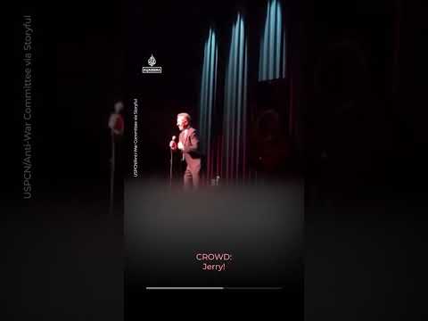 Jerry Seinfeld dances as pro-Palestine protesters interrupt show