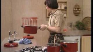 Spaghetti Bolognese - Delia Smith's Cookery Course - BBC