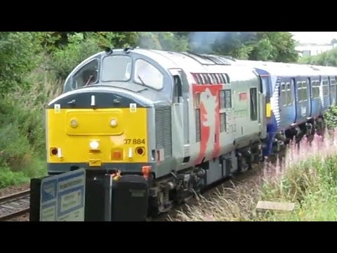 *RARE* 37884 drags 320404 working the 530Q Kilmarnock Barcley Sdgs to Shields TMD past Crossmyloof
