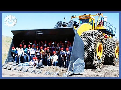10 Largest And Most Powerful Wheel Loaders in the World