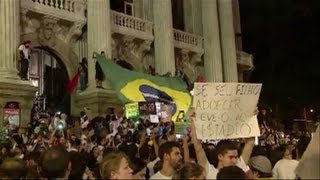 Violência marca manifestações no Rio