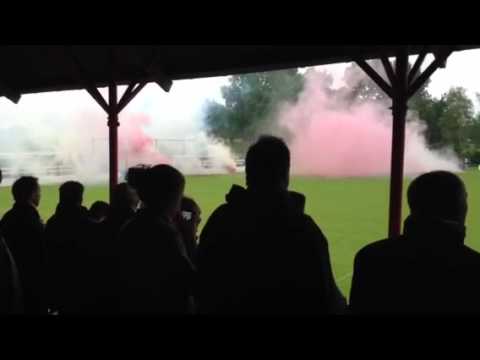 Vuurwerk van Jong Brabant supporters voor de wedstrijd Jong Brabant tegen Gudok