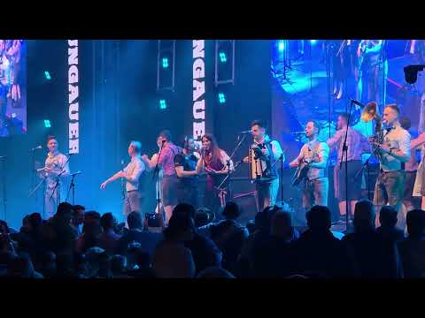 Die Lungauer mit Monika - Avsenik Medley