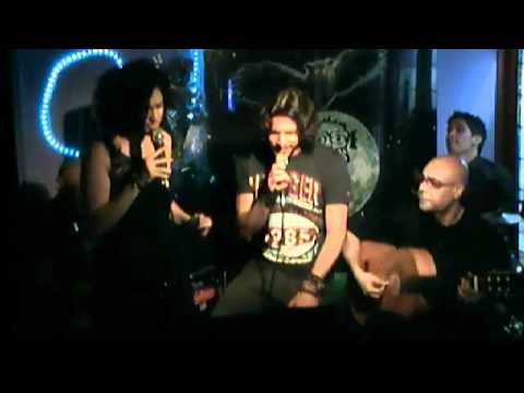 Elena Gadel con Manuel Carrasco "Agua" Sala Búho Real, junio 2012