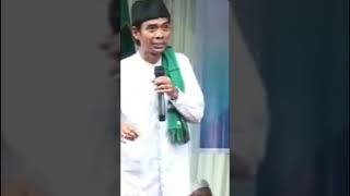 Download lagu Perempuan mengenang Kata bukan Isinya | Ceramah Lucu Ustadz Abdul Somad #shorts mp3