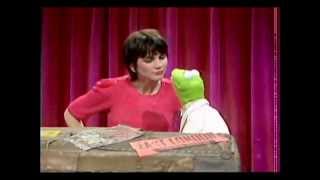 Linda Ronstadt The Shoop Shoop Song (It&#39;s In His Kiss) plus TV closing remarks