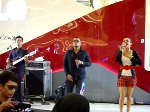 Dewi Sandra feat. Ade Soulmate - Buktikan (Live)