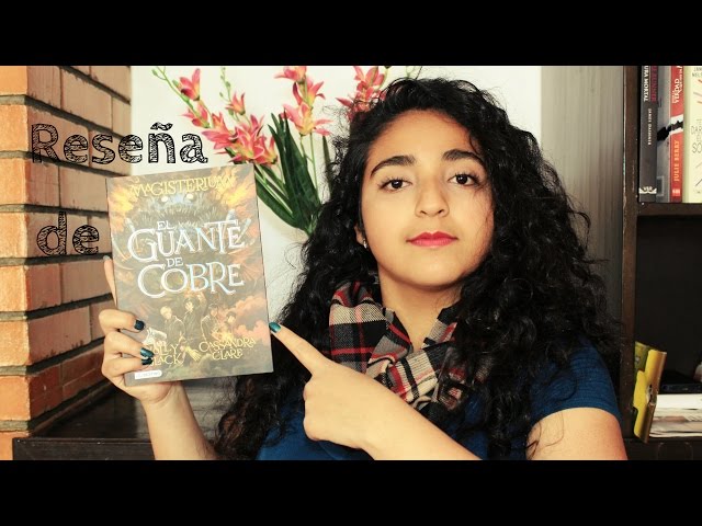 Vídeo relacionado con Magisterium. El guante de cobre (Edicion mexicana) (Spanish Edition)