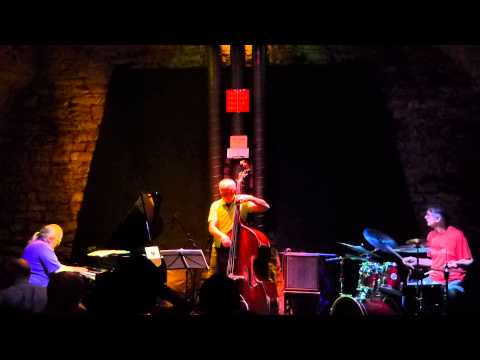 download lagu mp3 mp4 Skip Wilkins, download lagu Skip Wilkins gratis, unduh video klip Skip Wilkins