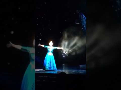 Michelle London as Elsa snippet from August 2017 in Frozen Live at the Hyperion! ☃️💙
