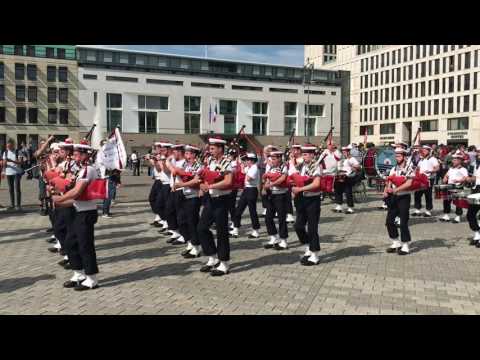 Le Bagad de Lann-Bihoué à Berlin pour le 14 juillet 2017
