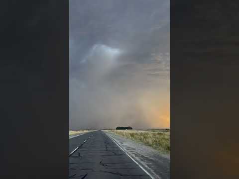 Llegada de una zona de #tormenta en el partido de #tresarroyos durante la tarde de hoy 29-12-25,